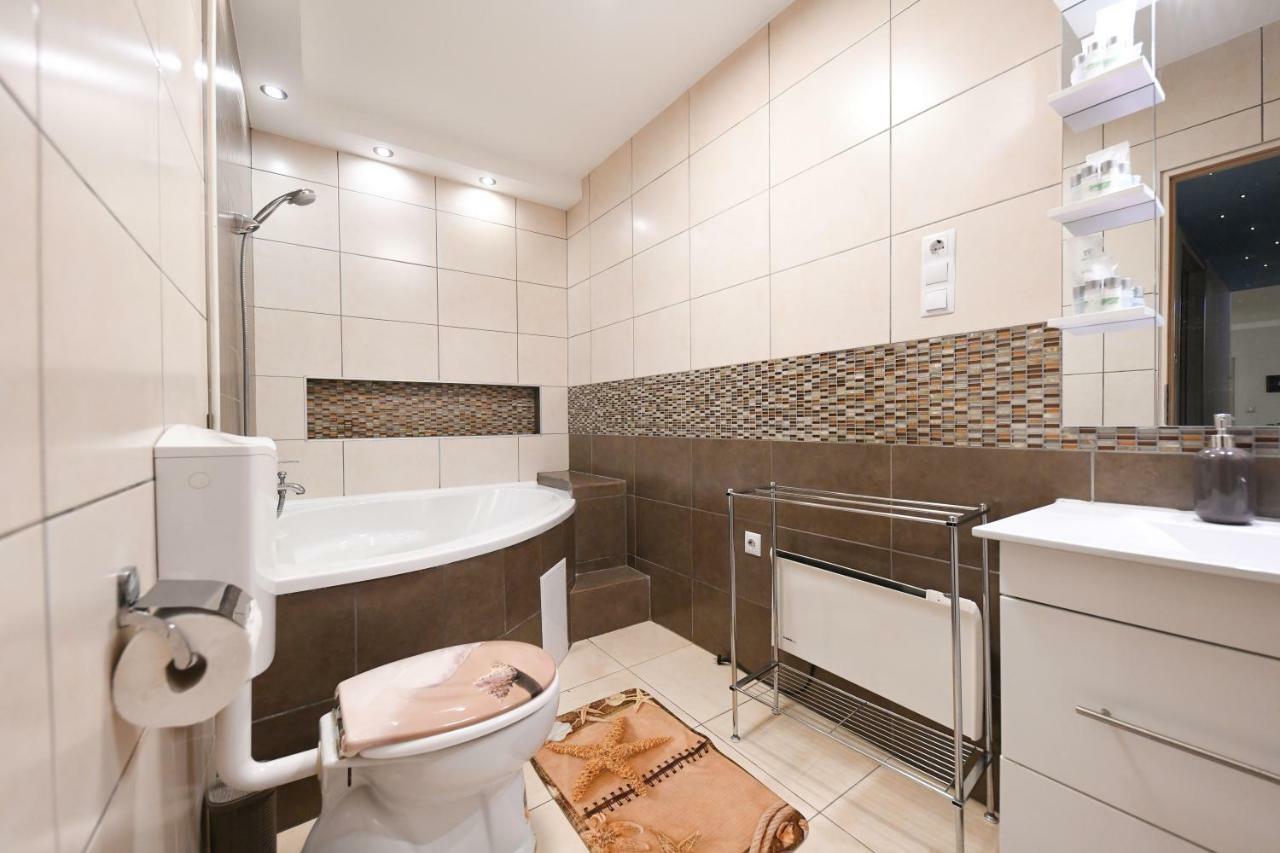 Fireworks Rakoczi - Free Parking - 3 Bedrooms - 2 Bathrooms Budapest Exterior photo